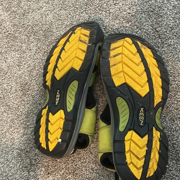 Green Keen Water Shoes - Picture 2 of 3